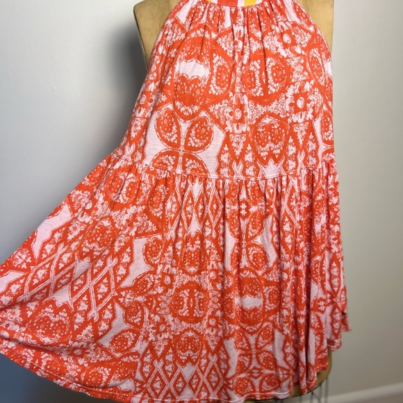 Free People sleeveless top with key hole detail on back 
Small - Picture 1 of 7